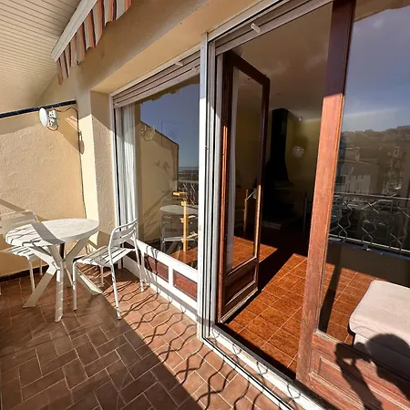 Agi Llotja Plazza روساس