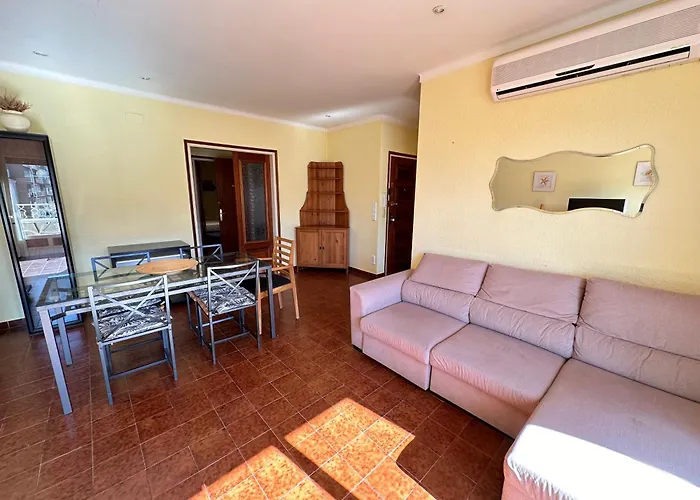 Agi Llotja Plazza * 罗萨斯