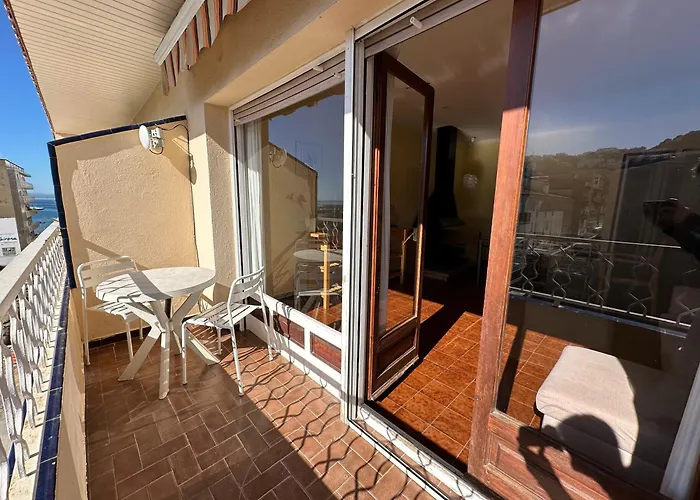 Agi Llotja Plazza 罗萨斯